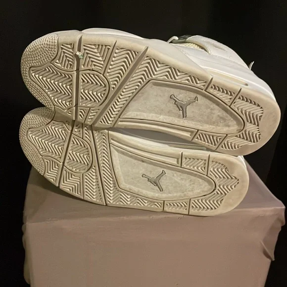 Jordans youth size 6 1/2 - Picture 6 of 9